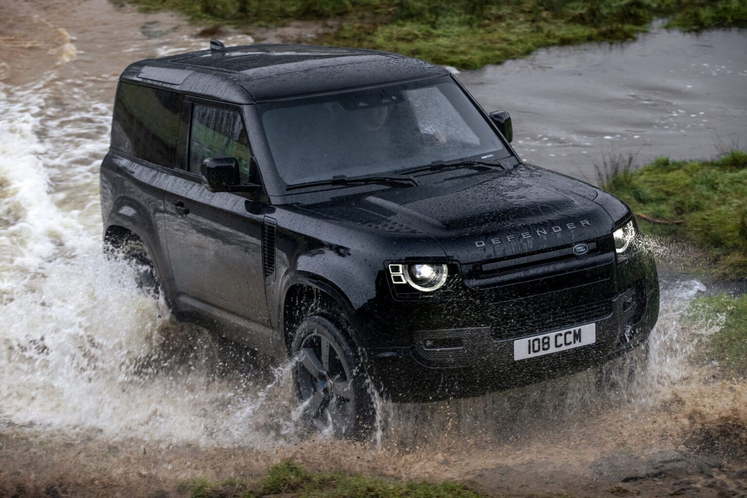 Land rover defender v8