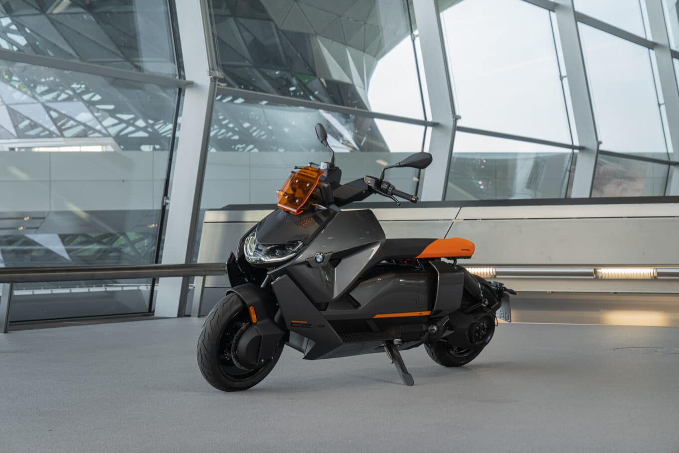 Nuovo BMW CE 04 2022, il primo scooter della rivoluzione elettrica