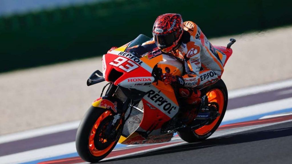 Marc Marquez (box Repsol)