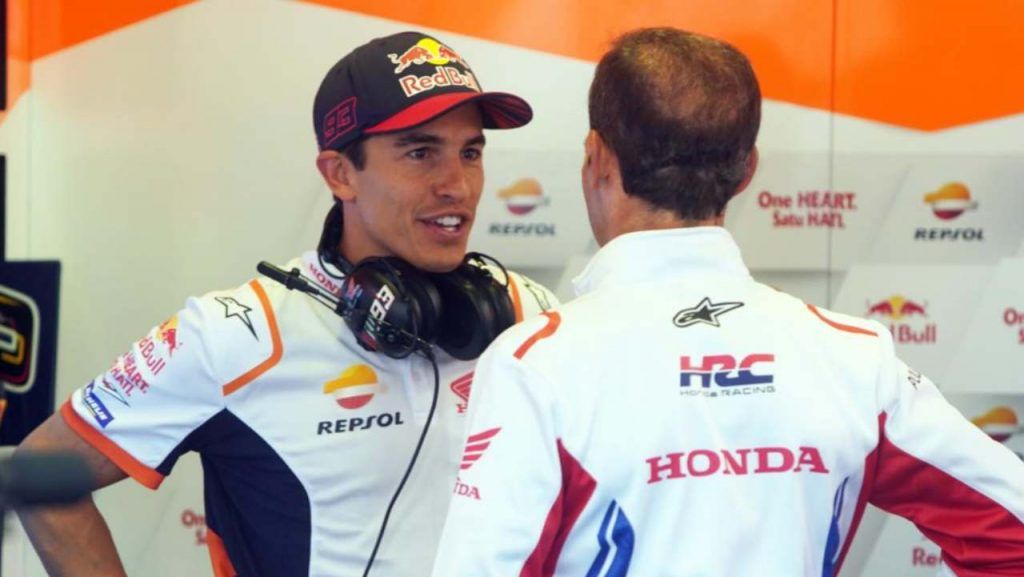 Marc Marquez e Alberto Puig (LaPresse)