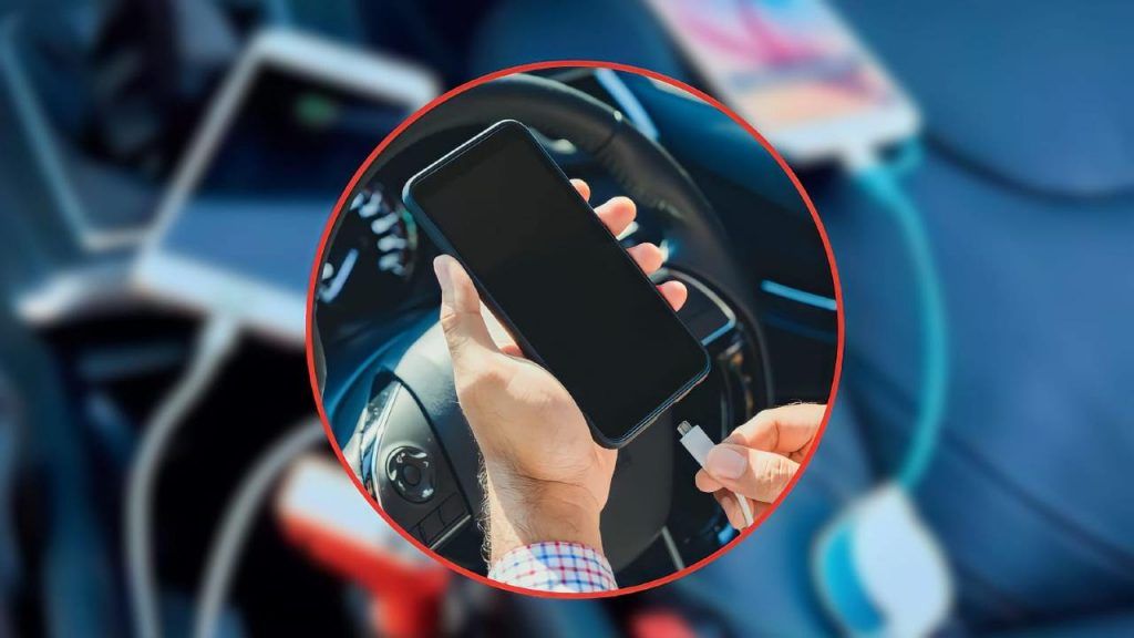 Ricaricare lo smartphone in auto