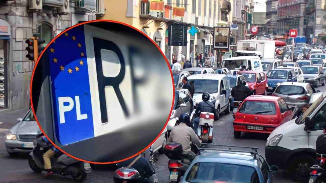 A Napoli Stanno Girando Tutti Quanti Con La Targa Polacca, La ...