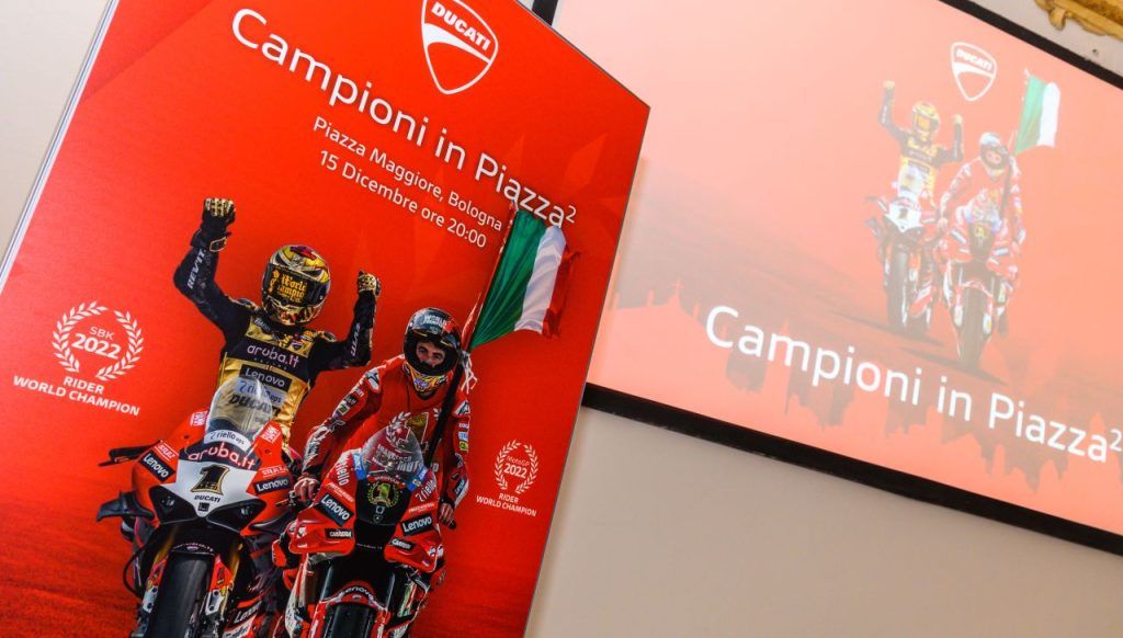 ducati-campioni-in-piazza