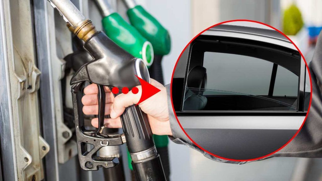 Apri il finestrino mentre fai benzina