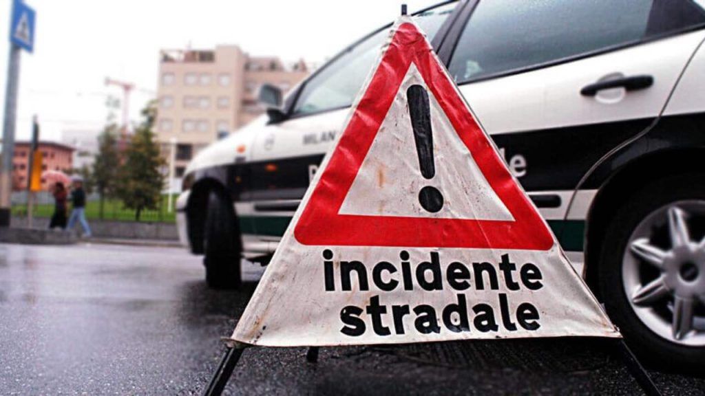 Cartello incidente stradale