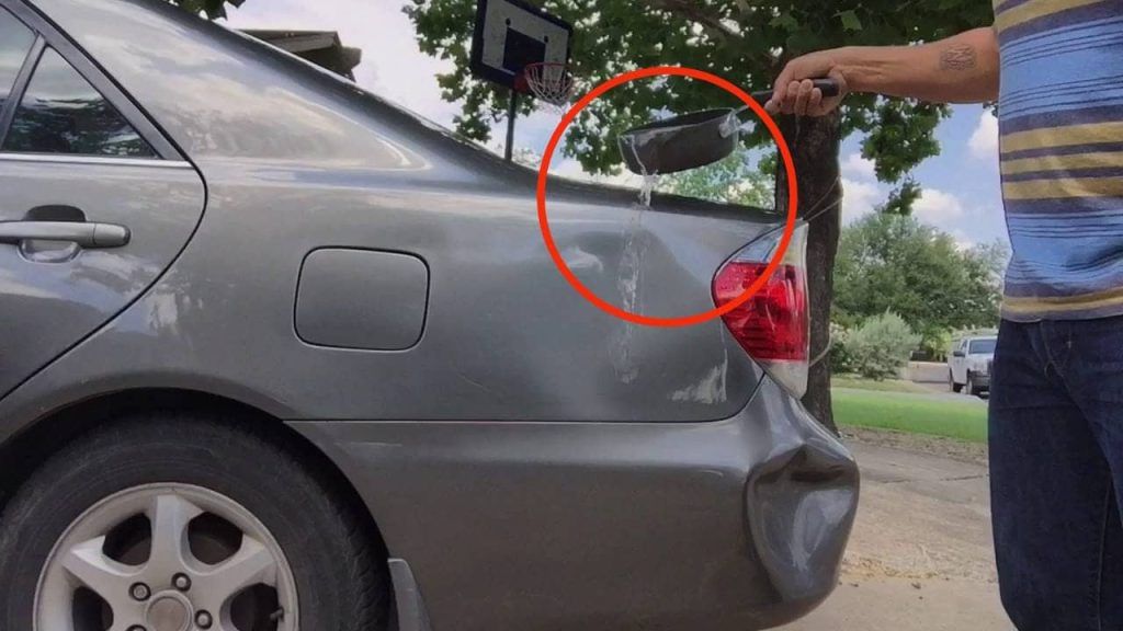 Riparare l’auto con acqua bollente