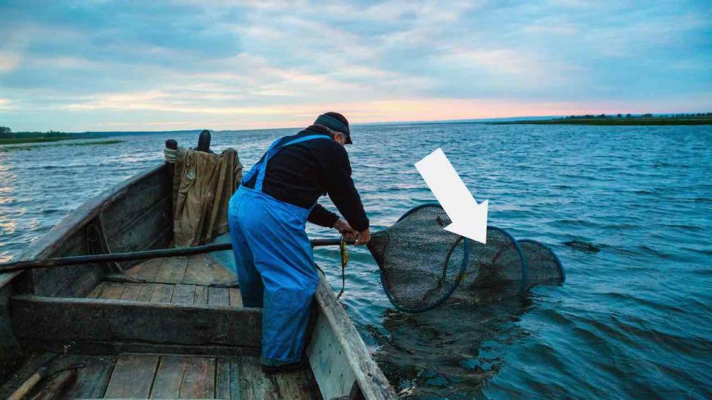 pescatore in mare