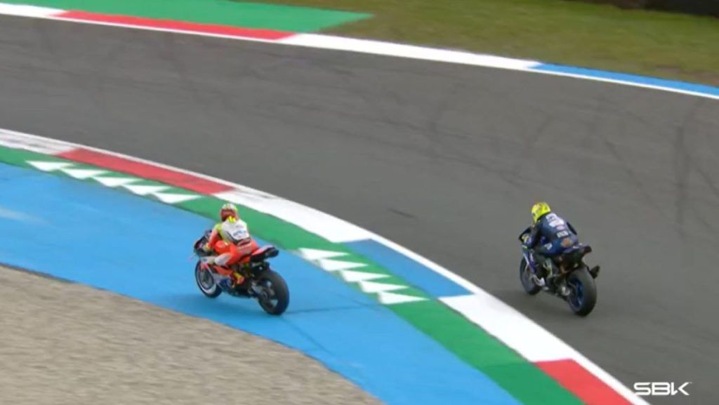 superbike-bassani-aegerter-sorpasso